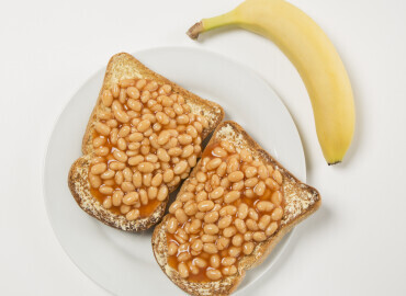 Baked beans with 2 slices of wholemeal toast and lower fat spread, followed by a banana